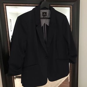 LIKE NEW ONE BUTTON BLAZER SIZE XL